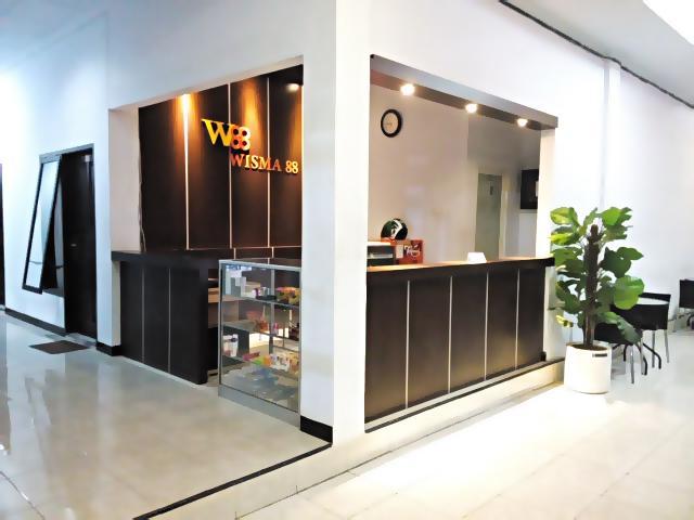 Wisma 88 Gorontalo Bagian luar foto